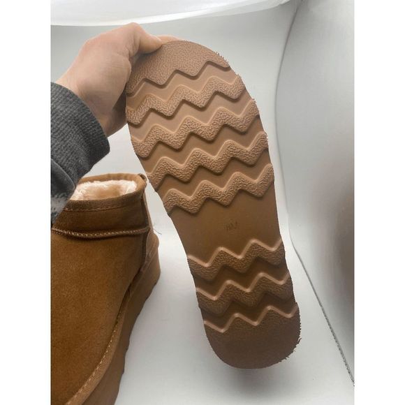 CUSHIONAIRE Women's COZY Genuine Suede pull on platform boot, Chestnut 8 - Picture 4 of 6